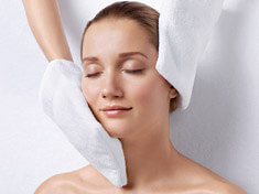 THE ESSENTIAL SPA FACIALS (including hand or foot massage) 